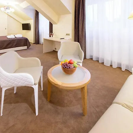 Hotel Mysterius Carnival