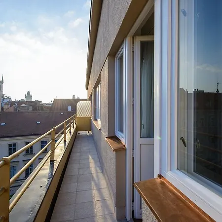 Hotel Mysterius Carnival