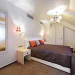 Hotel Mysterius Carnival